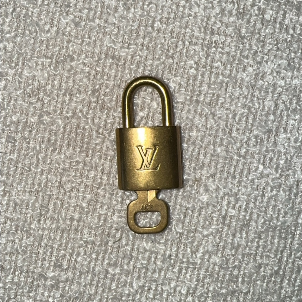 Louis Vuitton lock and key
